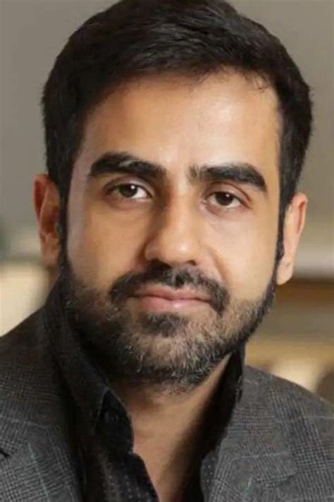 Viswanathan Anand’s Bio, Age, Relationships, Latest Buzz, Photos & Videos