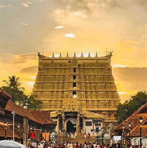Sree Padmanabhaswamy Temple | Thiruvananthapuram's Iconic Shrine