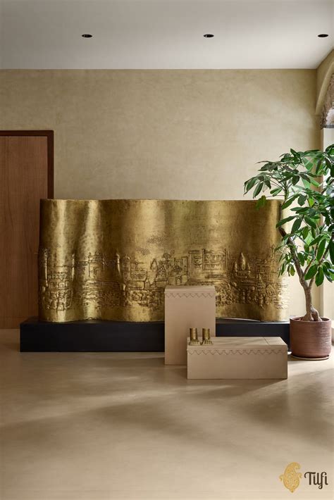 'Kashi' Undulated Pure Brass Metal Repousse Art - Tilfi