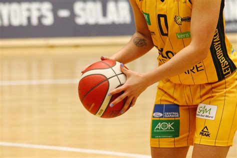 How Long is Each Quarter of a Basketball Game? | Hoops Addict
