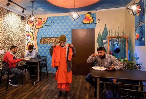 Owner of 'Baba ka Dhaba' opens new restaurant