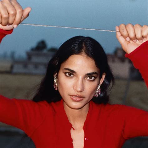 How to make lips look plumper with makeup products from your own kit ...