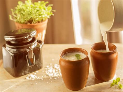 7 Science-Backed Health Benefits of Buttermilk (Chaas)