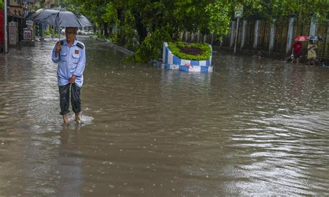 2 die as Cyclone Remal ravages parts of Bengal, heavy rain continue