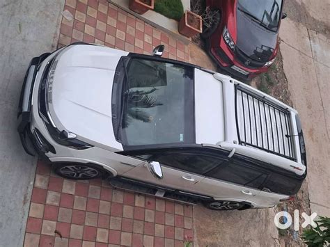 Tata Hexa - 7 seater XTA (2017) KA 04 registration - Cars - 1816875859