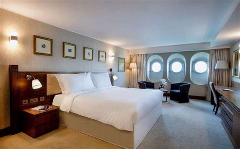 Britain's Luxury Cruise Ship Is Now A Floating Hotel In Dubai & It's ...