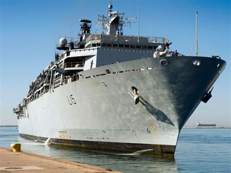 Migrant crisis: HMS Bulwark sailing at top speed to rescue thousands of ...