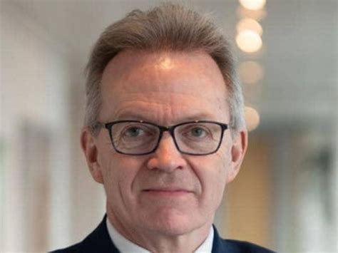 Nigel Higgins: Positions, Relations and Network - MarketScreener