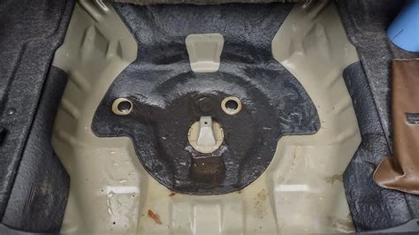 How to Deal with a Water-Leaking Trunk - Knowledge - Friendly Auto