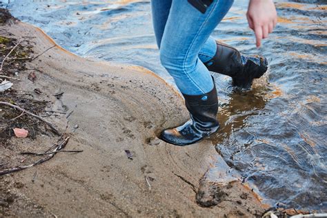 Rain And Muddy Boots: The Story Of A Documentary About Kidnapping
