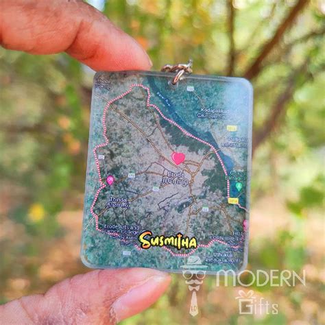 Map Keychain – Modern Gifts