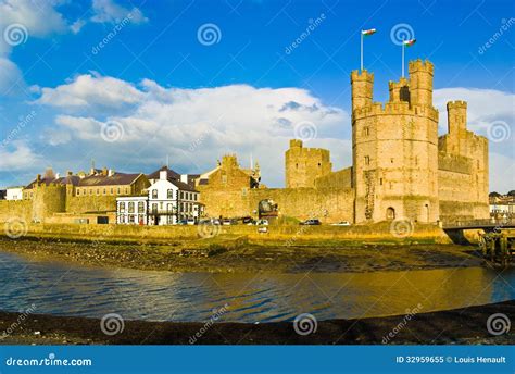 Caernarfon Castle, Wales stock image. Image of welsh - 32959655