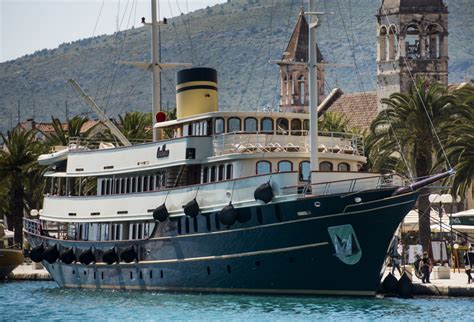 Casablanca - Cruising vessels charter in Trogir | CROATIA CHARTER HOLIDAYS
