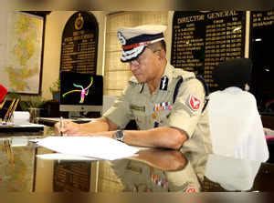 BSF's Director General discusses effective border management strategies ...