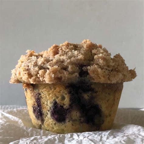 Blueberry Crumble Muffins - A Baking Wonderland