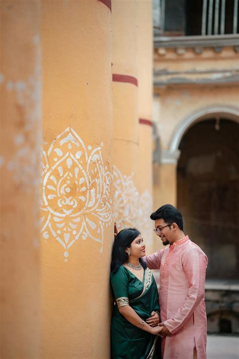 Capturing Love at Serampore Rajbari: Royal Pre-Wedding Photoshoot