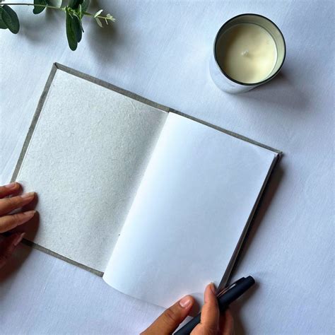 White Flower Bouquet Handcrafted Journal – Hamari Asha