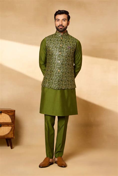 Mehandi Green Embroidered Nehru Jacket Set – Laromani