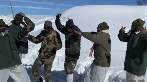 Heartwarming Video Shows BSF Soldiers Celebrating Bihu At Freezing ...