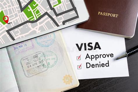 批准的在白色背景隔绝的签证护照不加考虑表赞同的人 库存图片. 图片 包括有 - 68864385