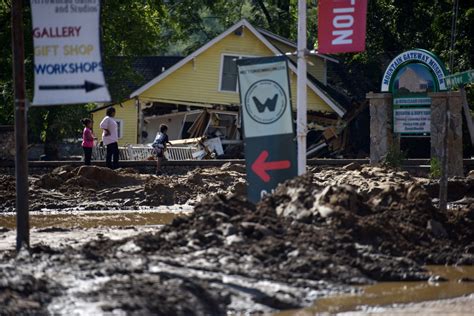 Hurricane Helene: As Florida cleans up, more than 30 deaths reported ...