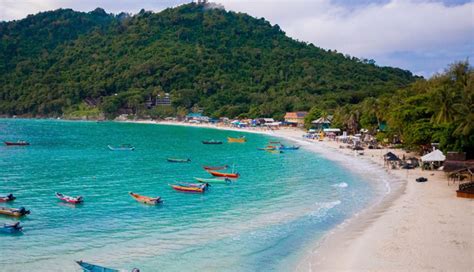 7 Exotic Beaches To Explore in Malaysia - lifeberrys.com