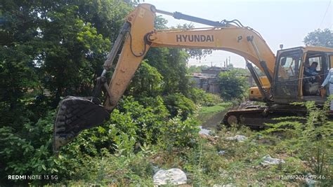 आदमगढ़ क्षेत्र के बड़े नाले नालियों का गहरीकरण और चौड़ीकरण प्रारंभ ...