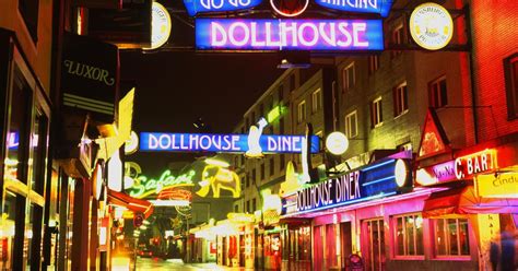 Hotels near Reeperbahn (Hamburg) from ₹ 3,046/night - KAYAK