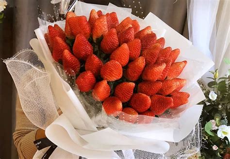 草莓怎么制作礼物最新素材