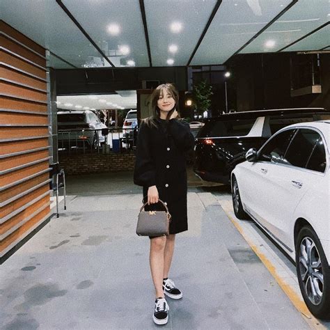 10+ Stylish Informal Outfits Worn By “Enterprise Proposal” Actress Kim ...