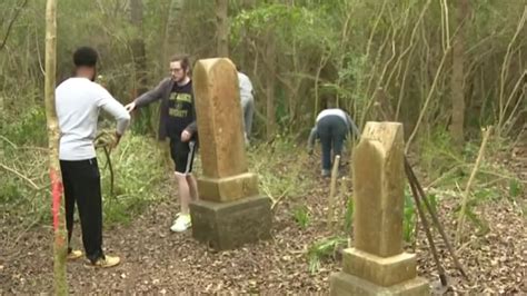 Volunteers clean historic cemeteries where former slaves buried in Fort ...
