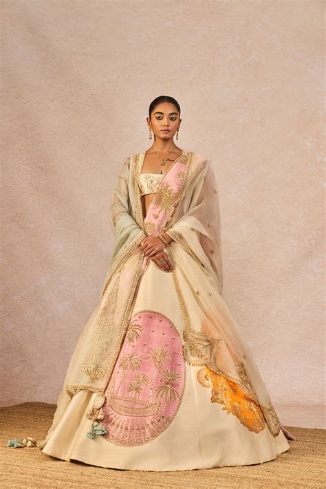 The 'Mahekti Hui Chandni' Lehenga – House Of Masaba