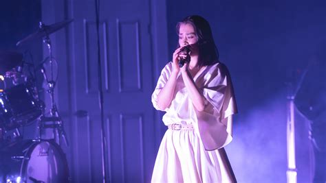 Album Breakdown: In 'The Land is Inhospitable and So Are We,' Mitski ...