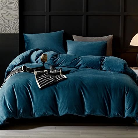 Amazon.com: WARMDERN Blue Velvet Duvet Cover King Size Flannel Duvet ...