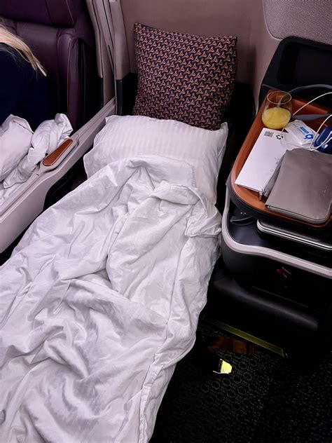 Singapore Airlines Business Class 的图像结果