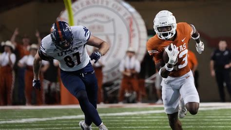Right place, right time: Barron's pick gives Texas a lift against UTSA