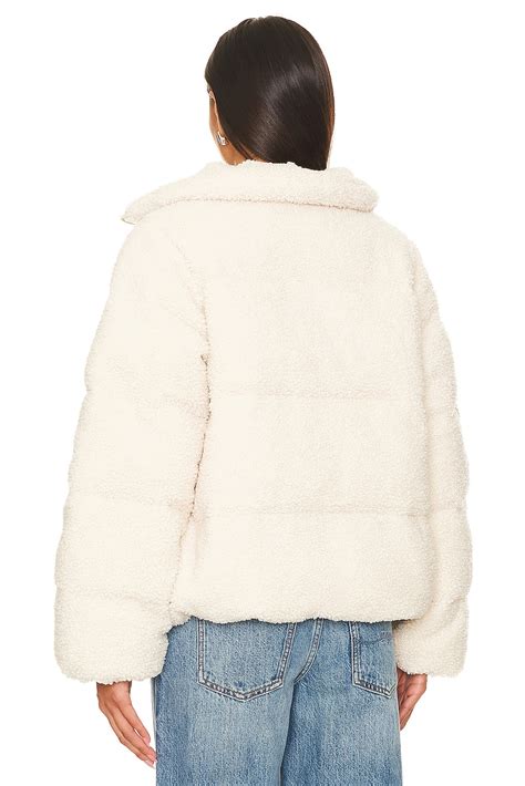 Varley Wilkins Sherpa Puffer Jacket in Sandshell | REVOLVE