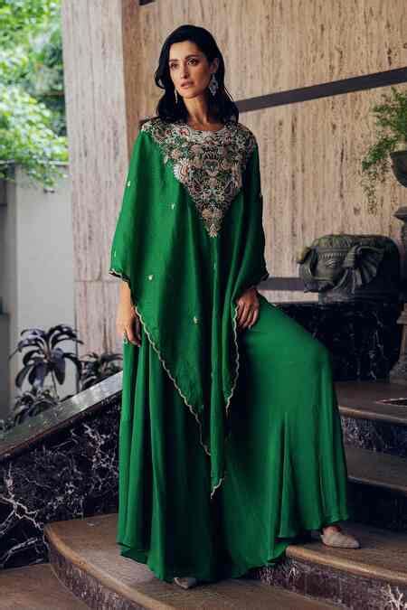 Buy Green Jacquard Embroidery Cutwork Round Floral Asymmetric Cape With ...