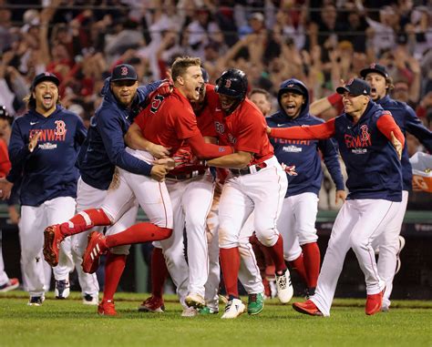 Kiké Hernández discussed his contract status, goals for 2022 season