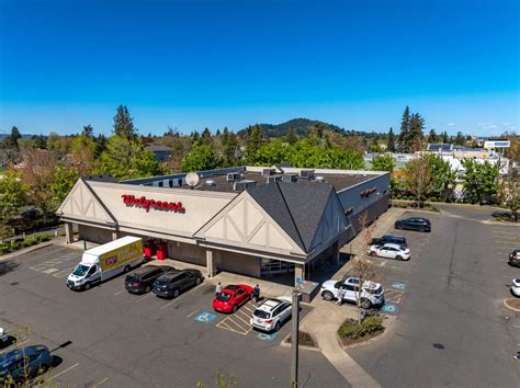 Walgreens - Portland, OR | TCII Capital Group