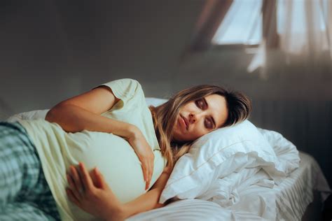 Sleeping Positions for Hip Pain While Pregnant | Bobbie