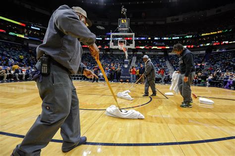 Pacers vs. Pelicans game postponed due to roof leak