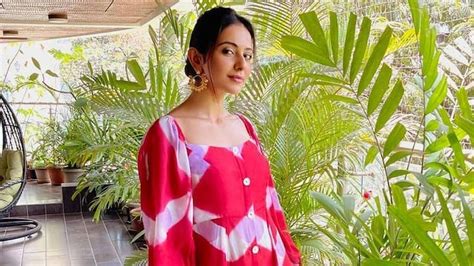 Rakul Preet Singh gets summer fashion right in Rs 7.6k maxi dress ...