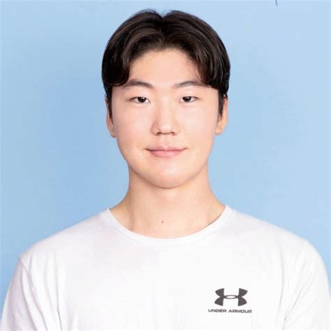 Inwook - Korean teacher - ₹2357/h