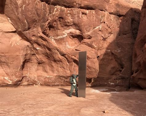 Mysterious shiny monolith found in Utah desert. See pics - India Today
