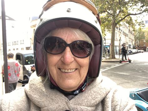 Vintage Private Tour: Sidecar Motorcycle Ural Paris (1hr30) 2022 - Viator