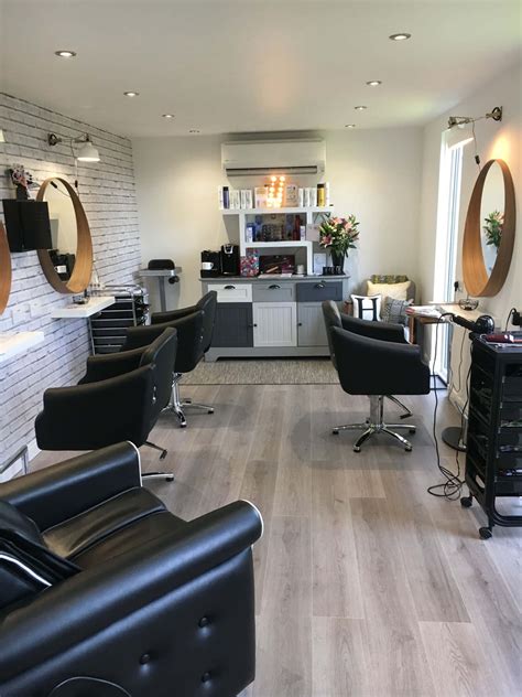 Elegant Hair Salons