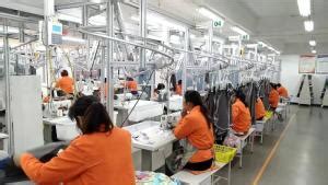 开服装厂 开服装厂怎么找订单_20人服装加工厂年利润