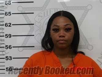 Recent Booking / Mugshot for KATERRIYAH LANAUNDRA STRONG in Lafayette ...