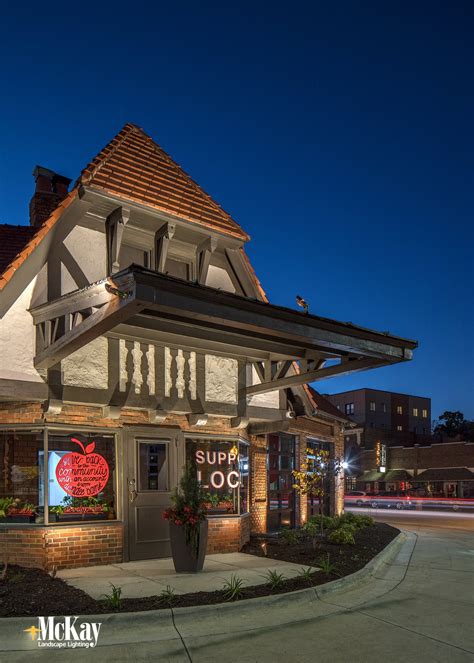 Dundee Bank - McKay Landscape Lighting | Omaha, NE